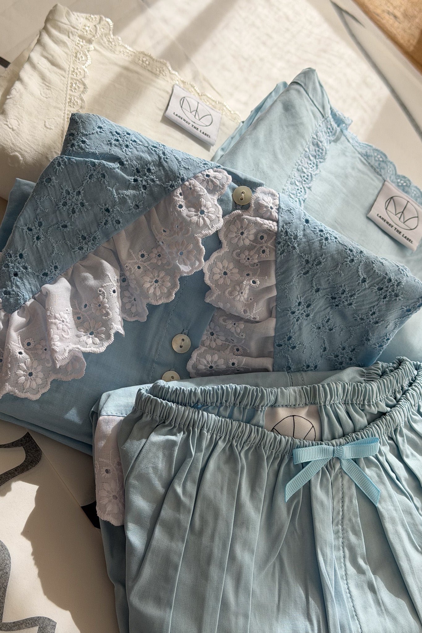 Harrie Blouse in Sky
