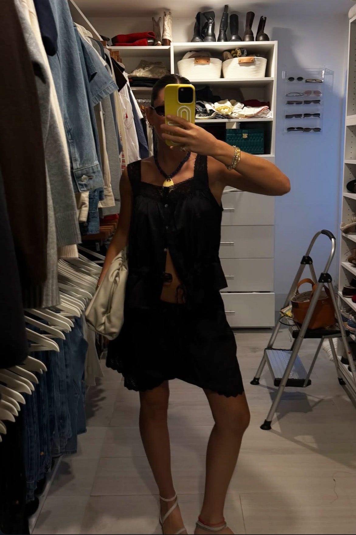 Antique Short in Noir
