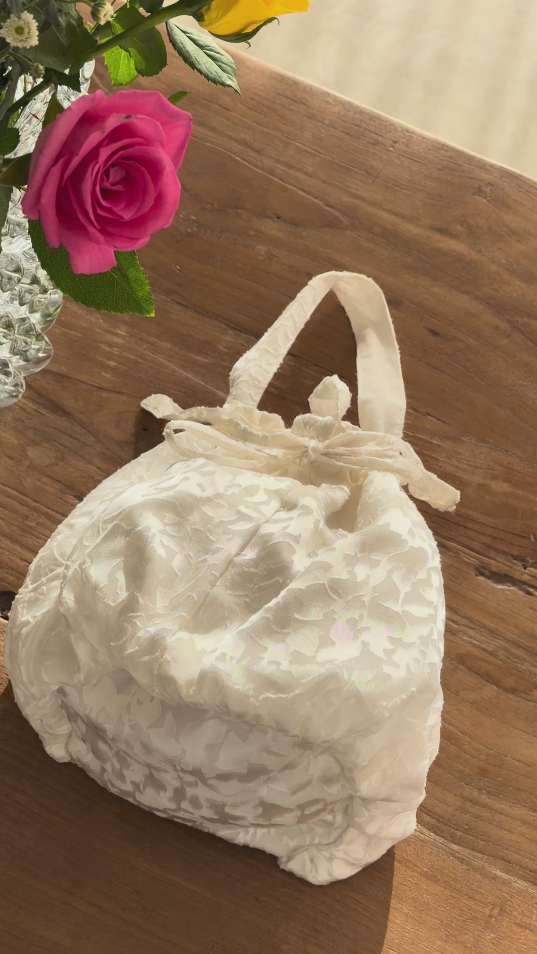 Primrose Pouch in Pearl
