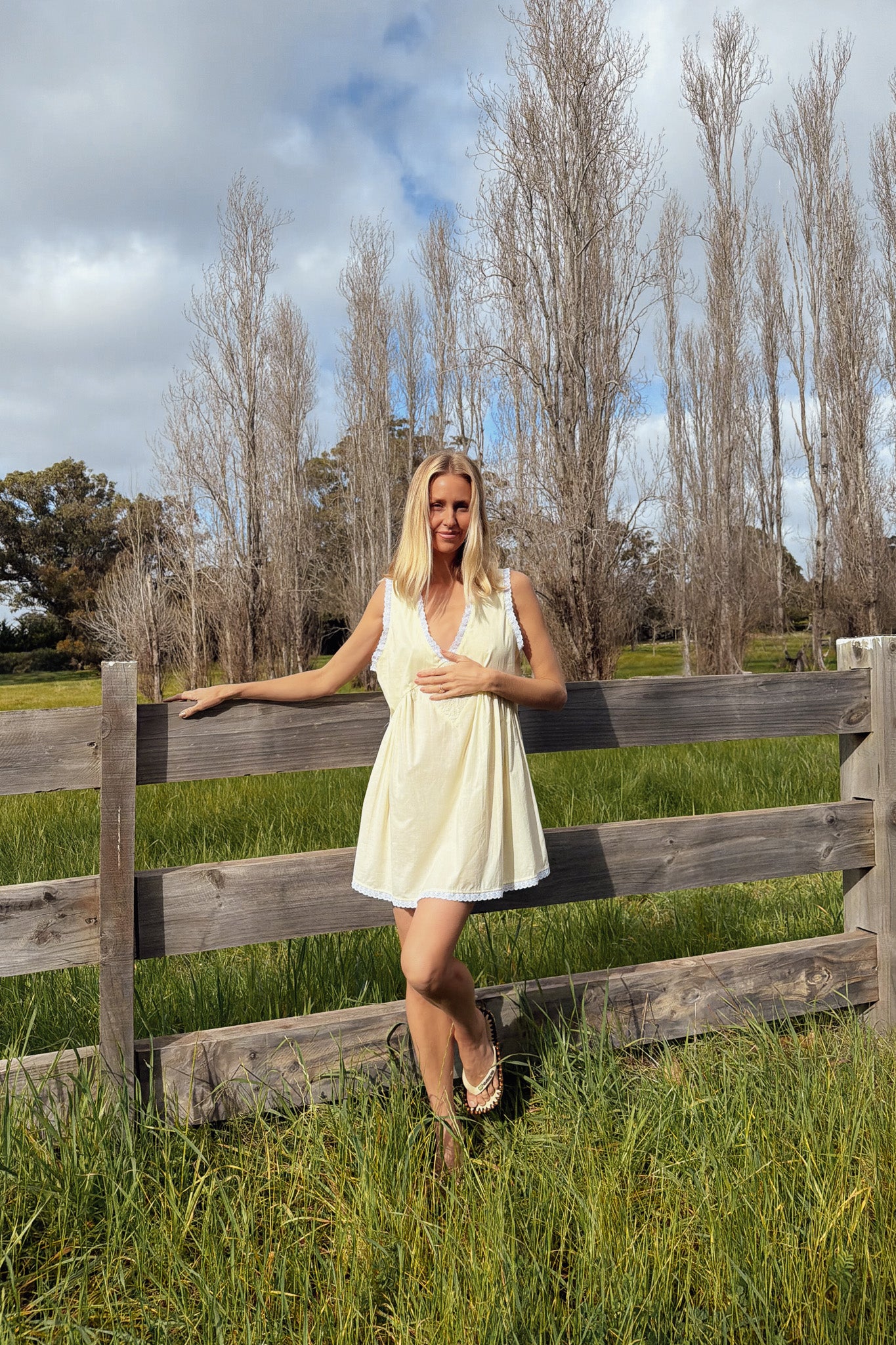 Vintage Mini in Butter with Ivory Lace Dusting