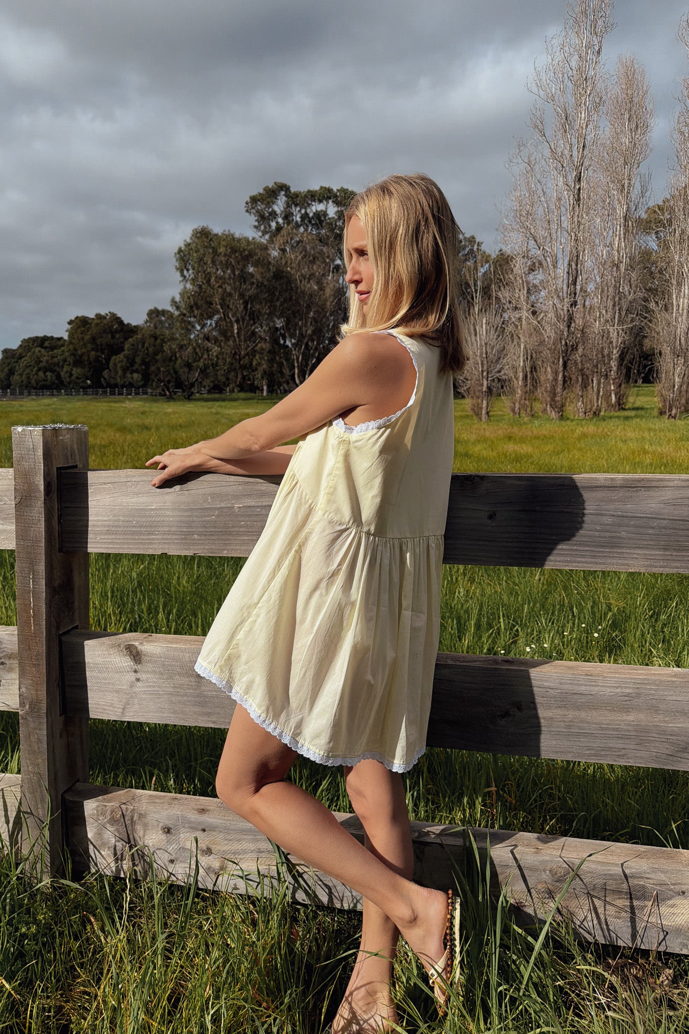 Vintage Mini in Butter with Ivory Lace Dusting